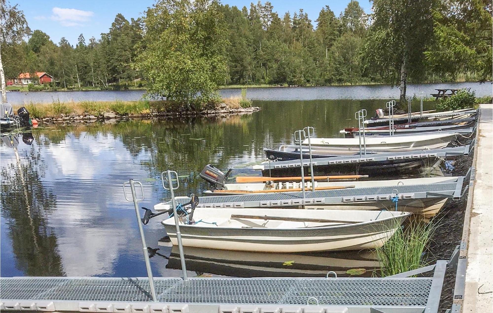 Awesome Home In Lenhovda With Wifi Bagian luar foto